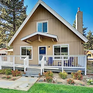  Holiday home Cougar Haven